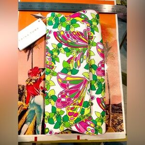 Trina Turk clutch nwt

Bw